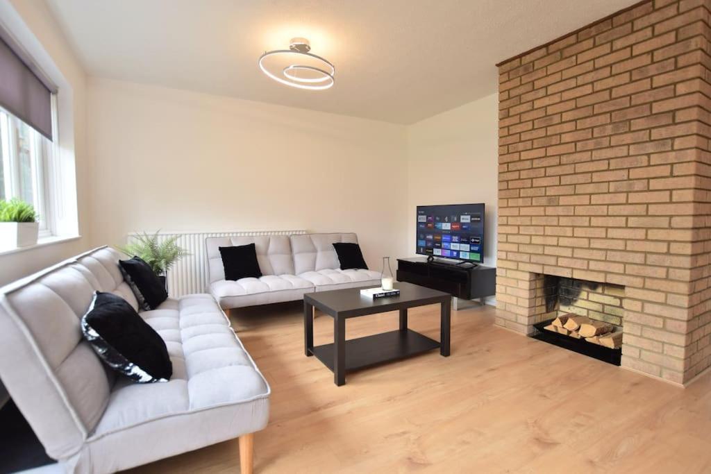 Luxury Central Oxford Detached Home ภายนอก รูปภาพ